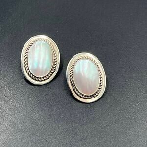 Rew Dinah Richard Edward‎ Wiley Sterling Silver Oval Mother of Pearl Earrings